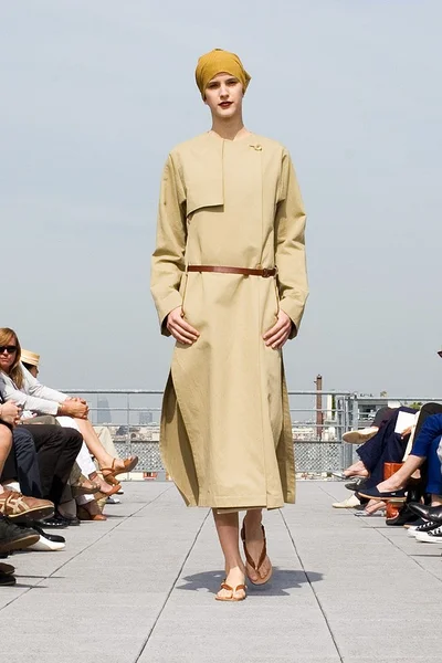 Look 18